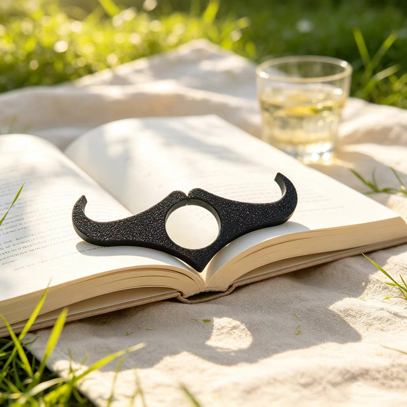 3D Printing Ring Holder - 3Dプリント製の口ひげ型読書用サムリング、ブックページホルダー、読書補助具