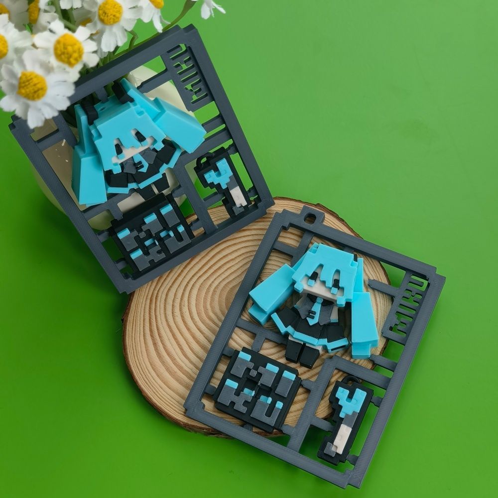 3D Printing Model Free - 3Dプリント製のかわいいピクセル初音ミク半完成モデル、台座付きデスクトップ装飾品、穴付きキーホルダー