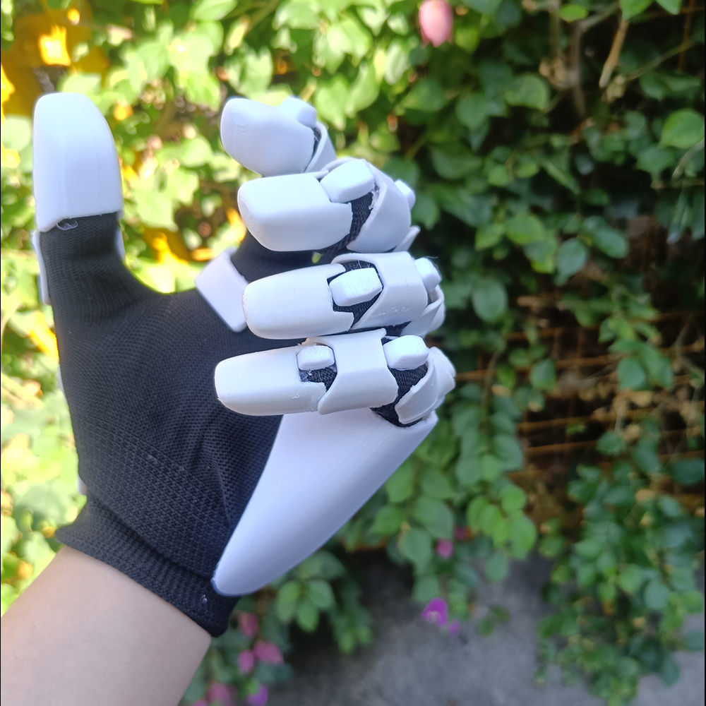 3DプリントされたPETG素材で作られたメカニカルグローブは - 3D Printing Material のレビューと価格